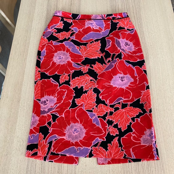Who What Wear Dresses & Skirts - Who What Wear Pencil Skirt Womens 2 Red Poppy Floral Print Knee Length Back Slit